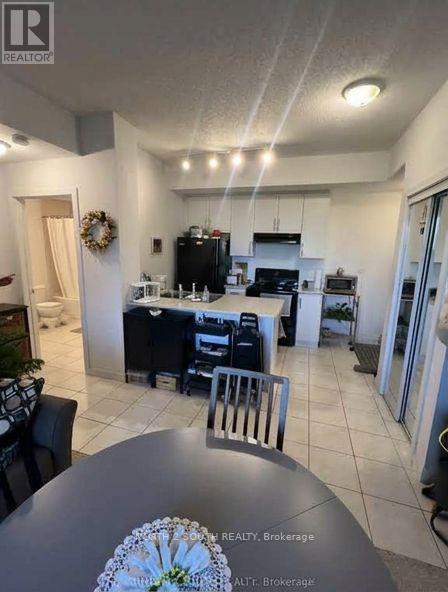 #605 90 CHARLTON AVENUE W - 8