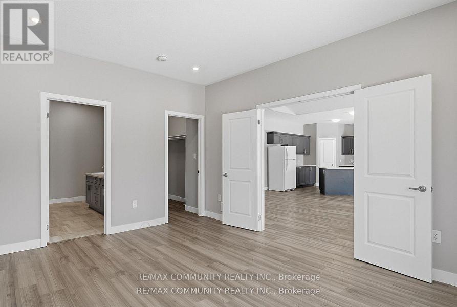 52 POTTER DRIVE - 21
