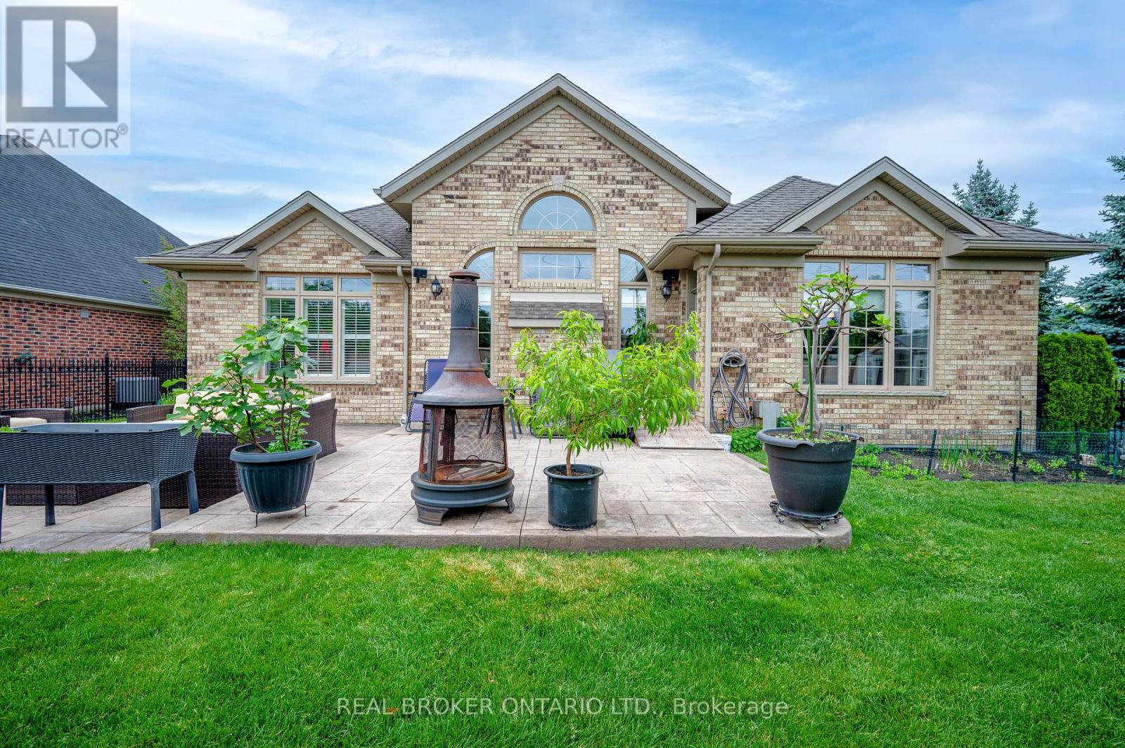 114 PENNSYLVANIA CRESCENT - Image 32