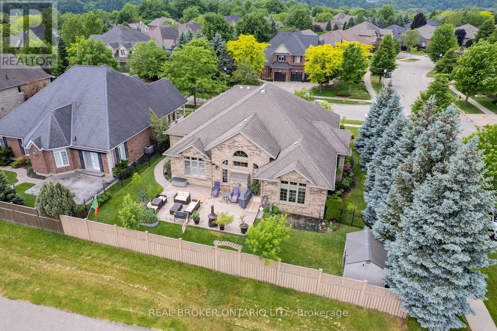 114 PENNSYLVANIA CRESCENT - Image 33