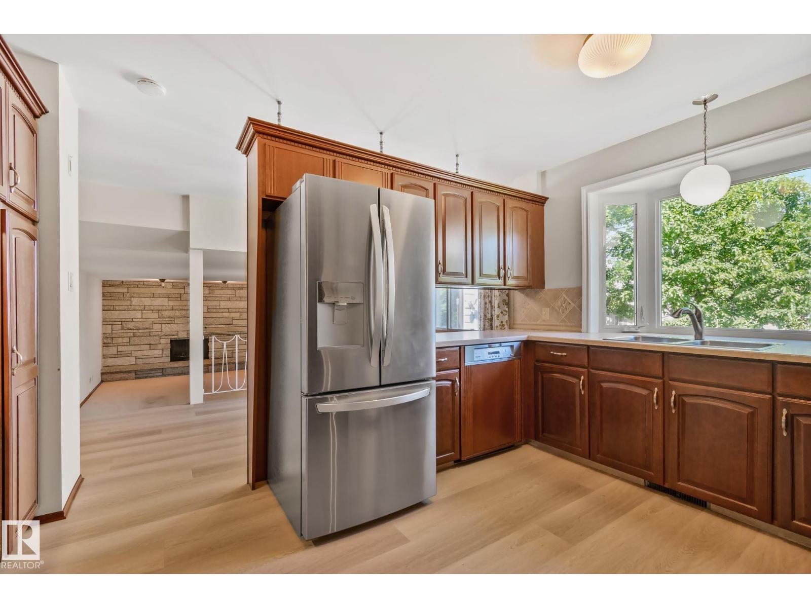 10904 40A AV NW - 11