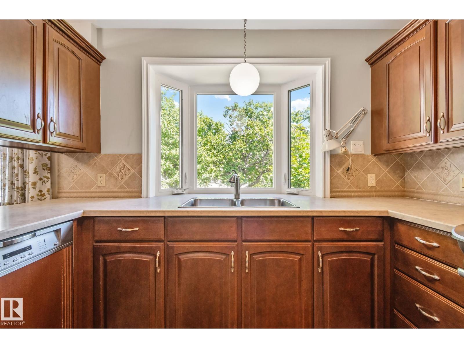10904 40A AV NW - 12