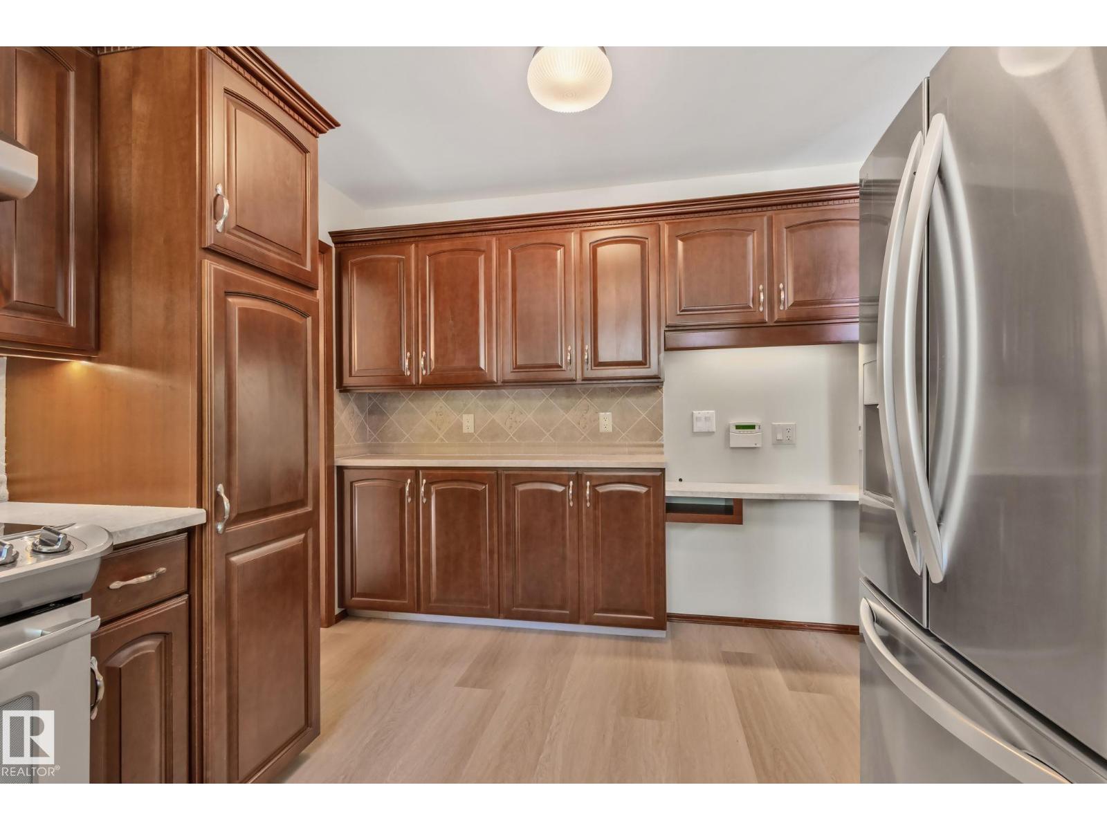 10904 40A AV NW - 13