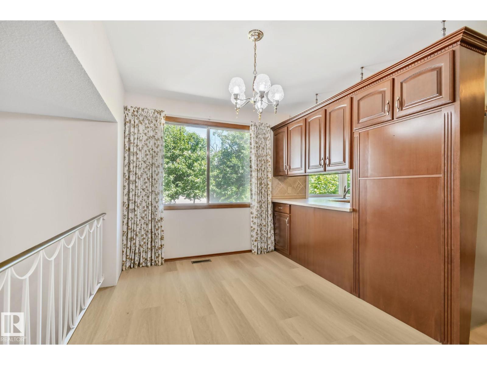 10904 40A AV NW - 15