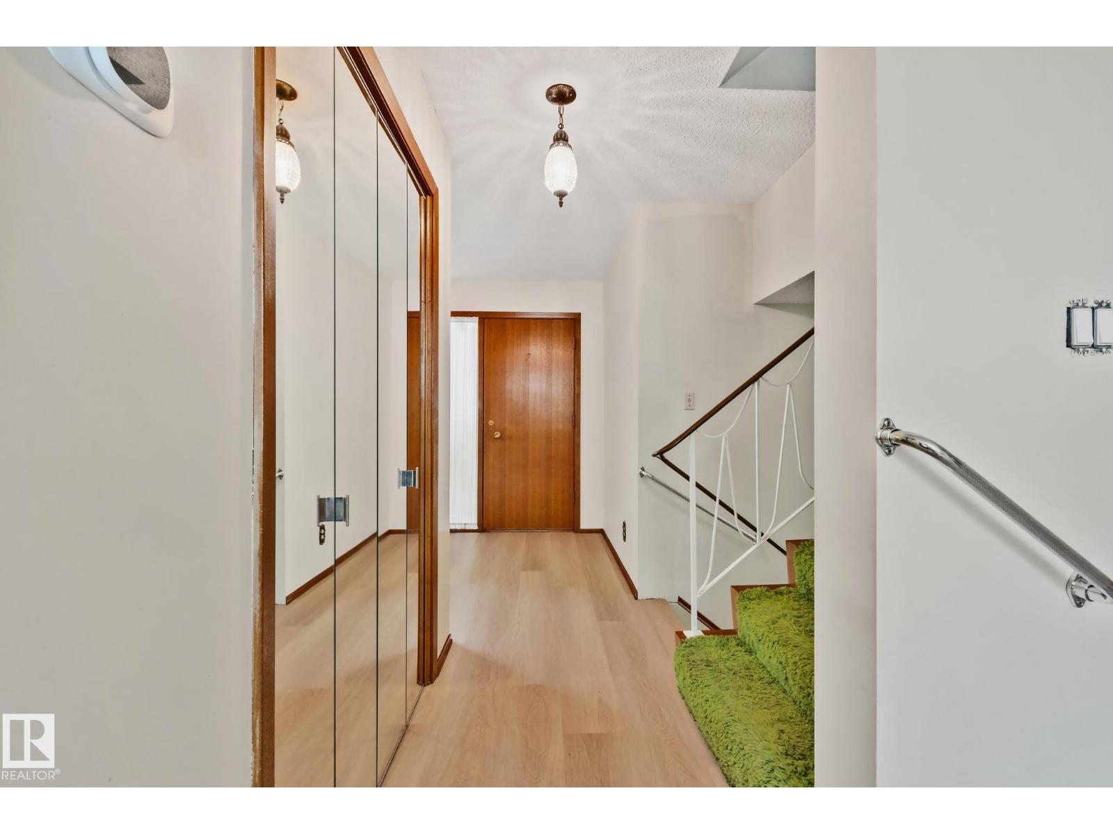 10904 40A AV NW - 23
