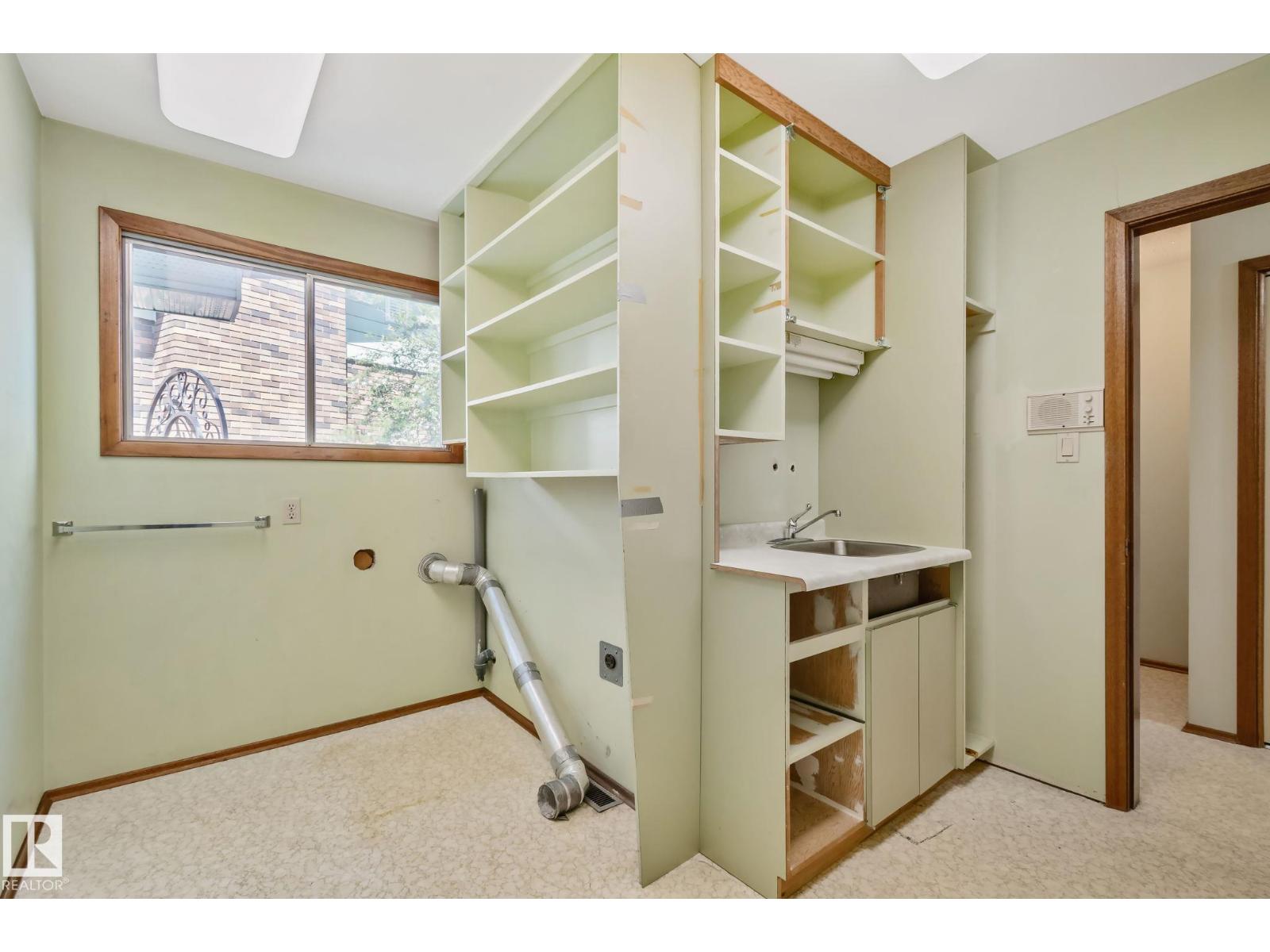 10904 40A AV NW - 28