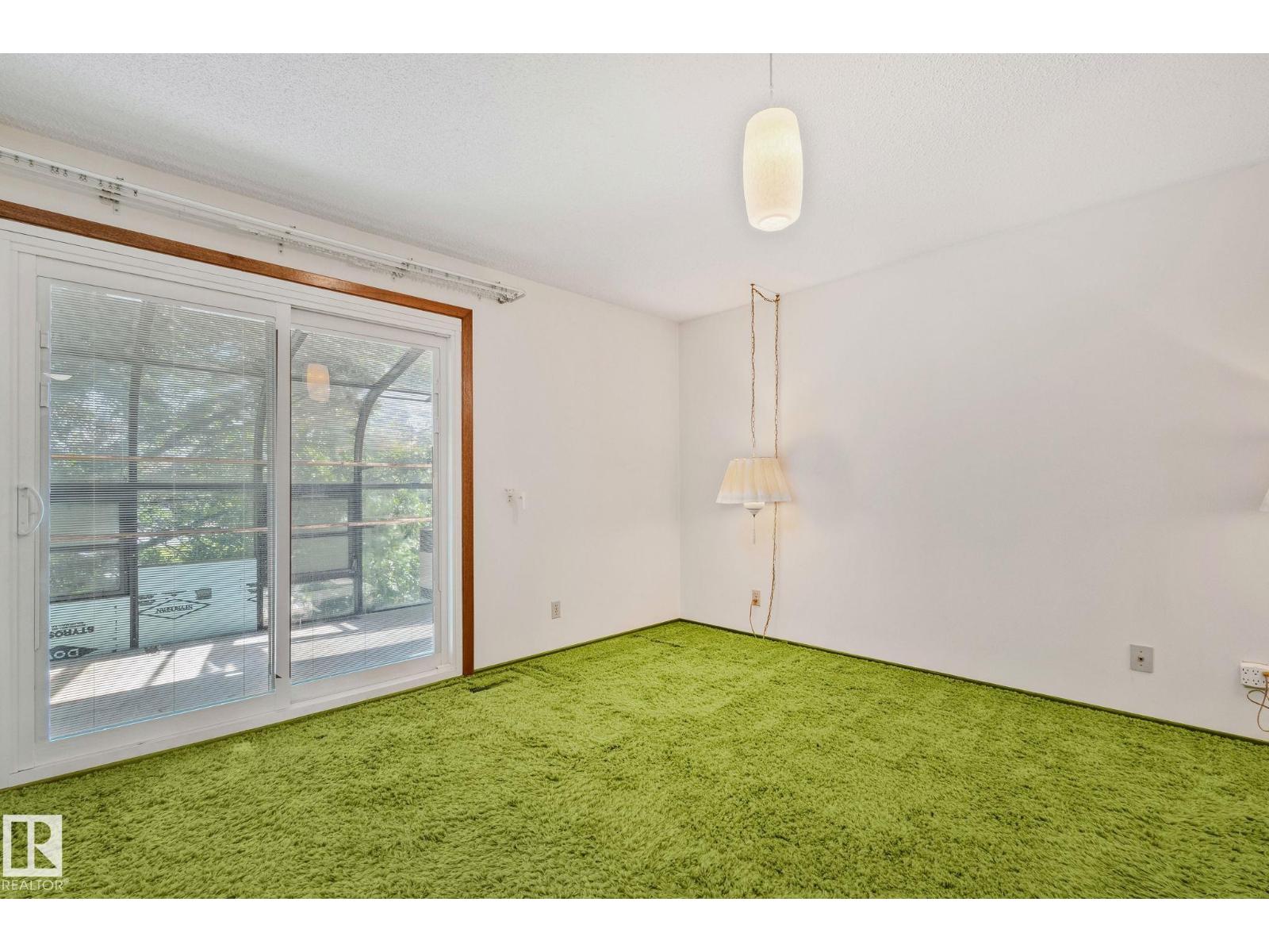 10904 40A AV NW - 32