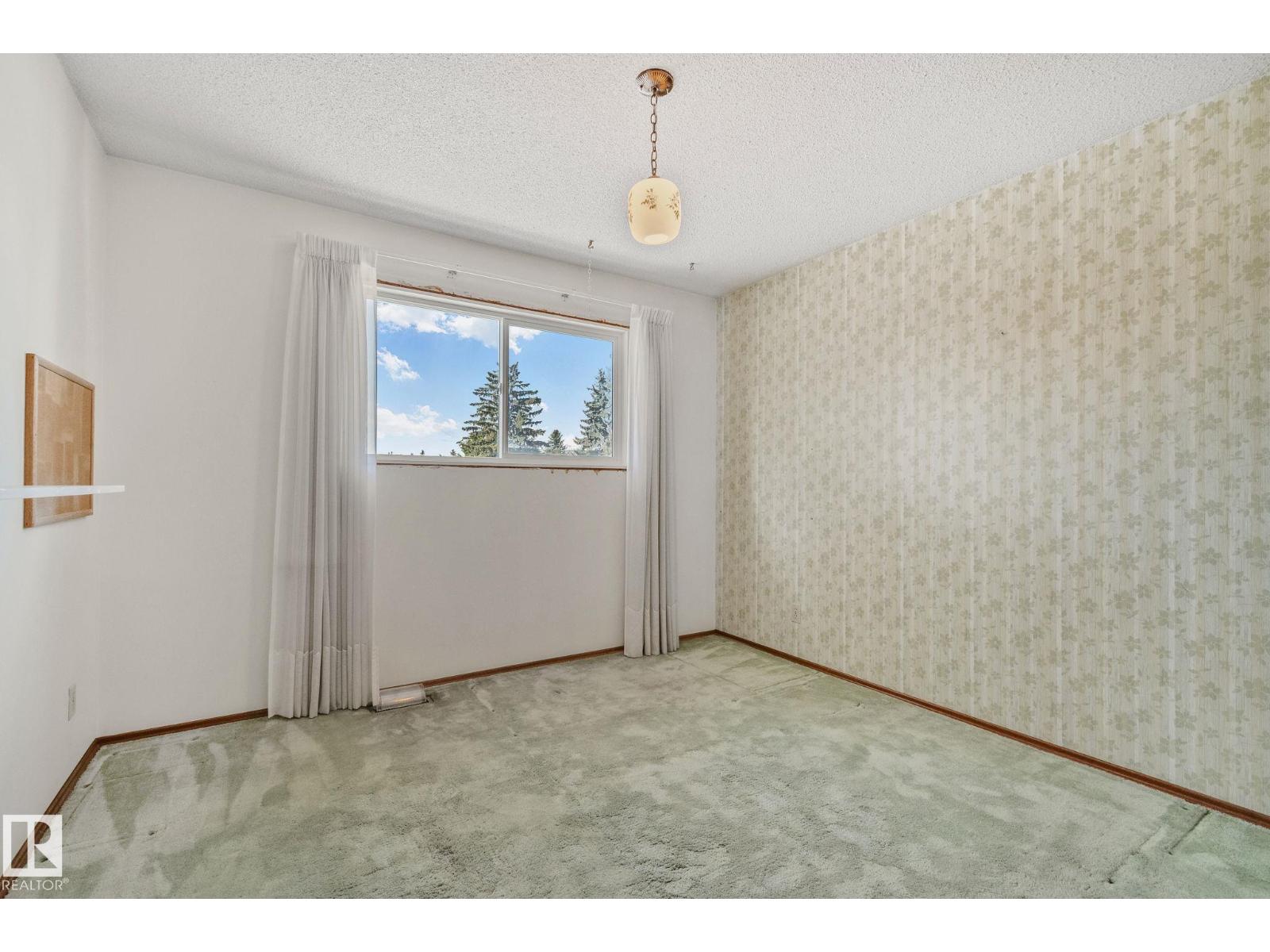10904 40A AV NW - 36
