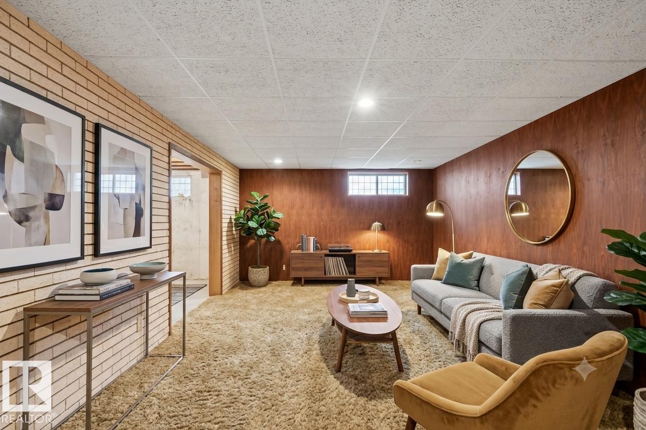 10904 40A AV NW - 37