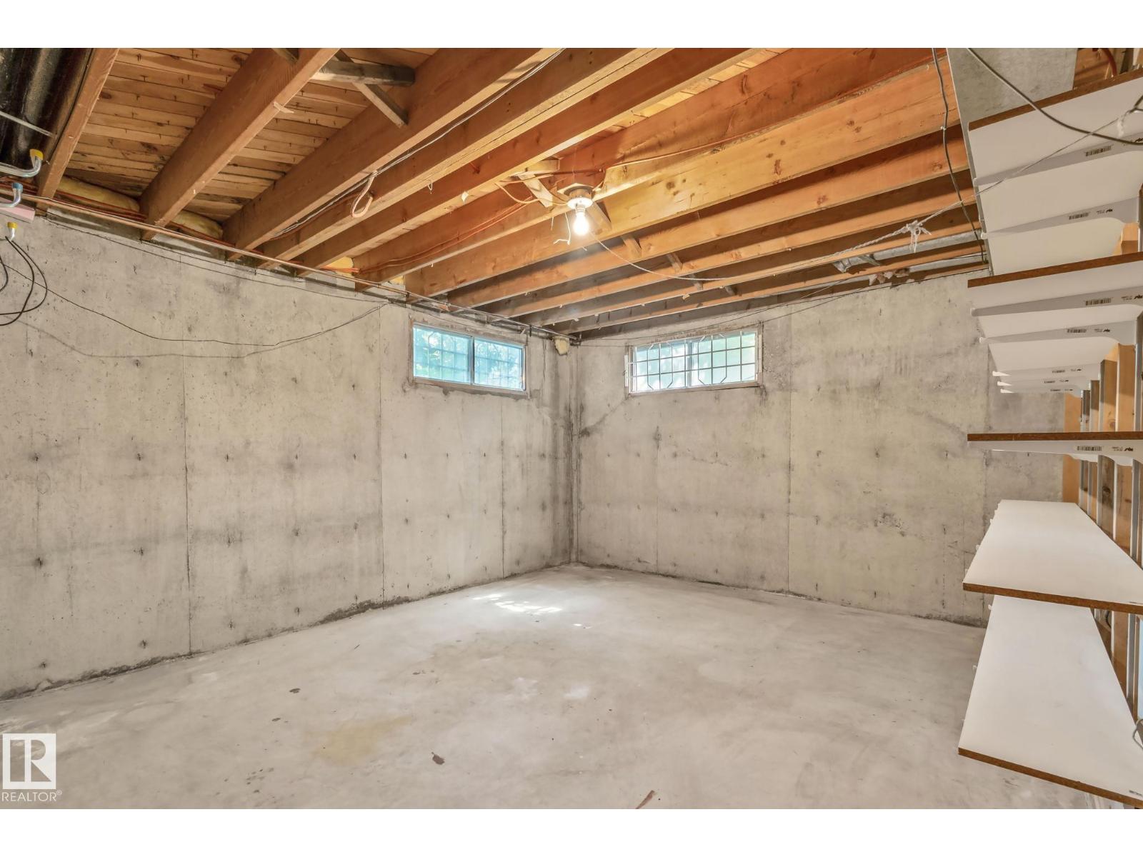 10904 40A AV NW - 44
