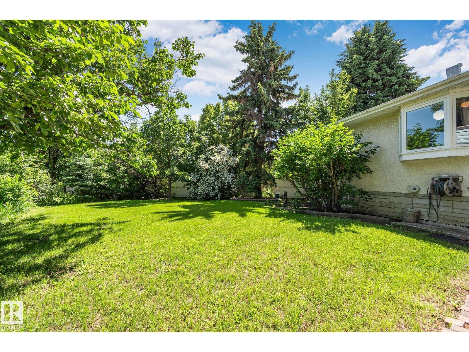 10904 40A AV NW - 52