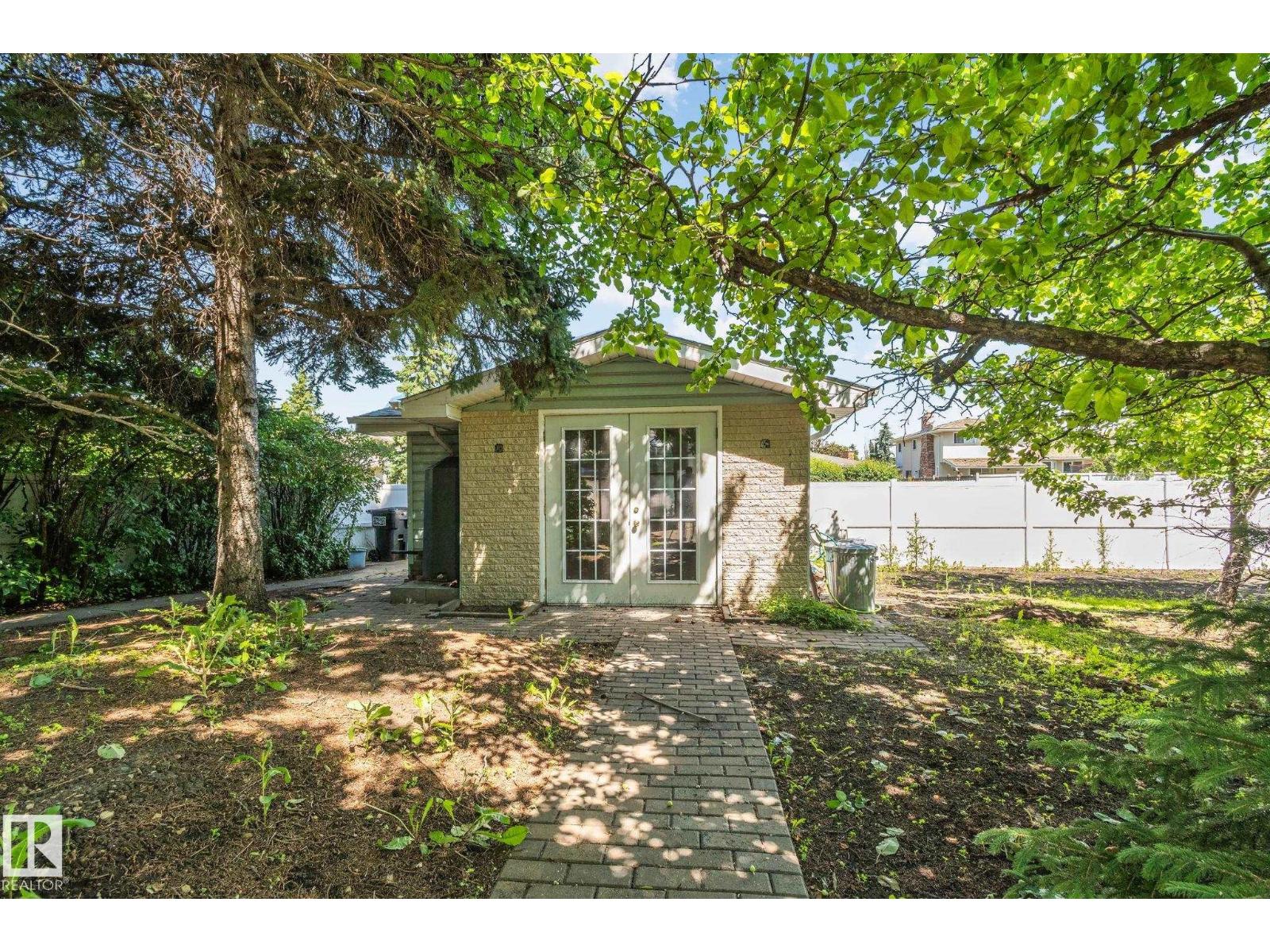 10904 40A AV NW - 56