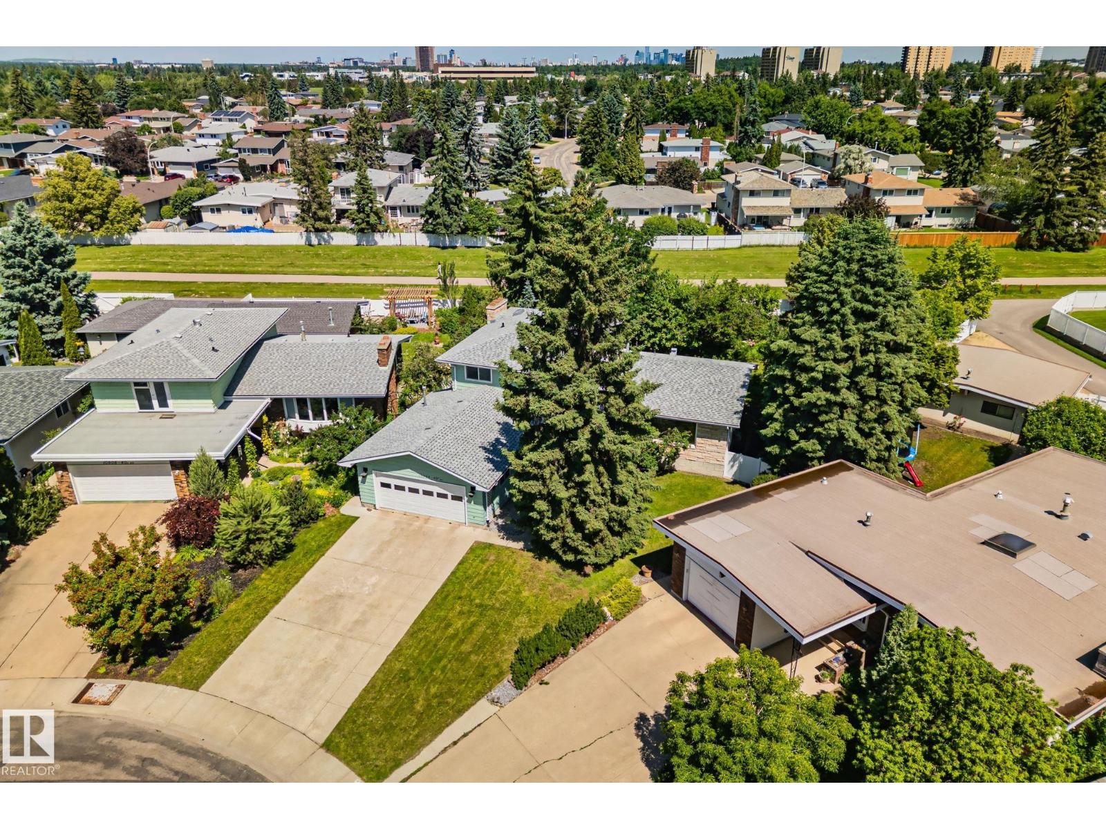10904 40A AV NW - 60