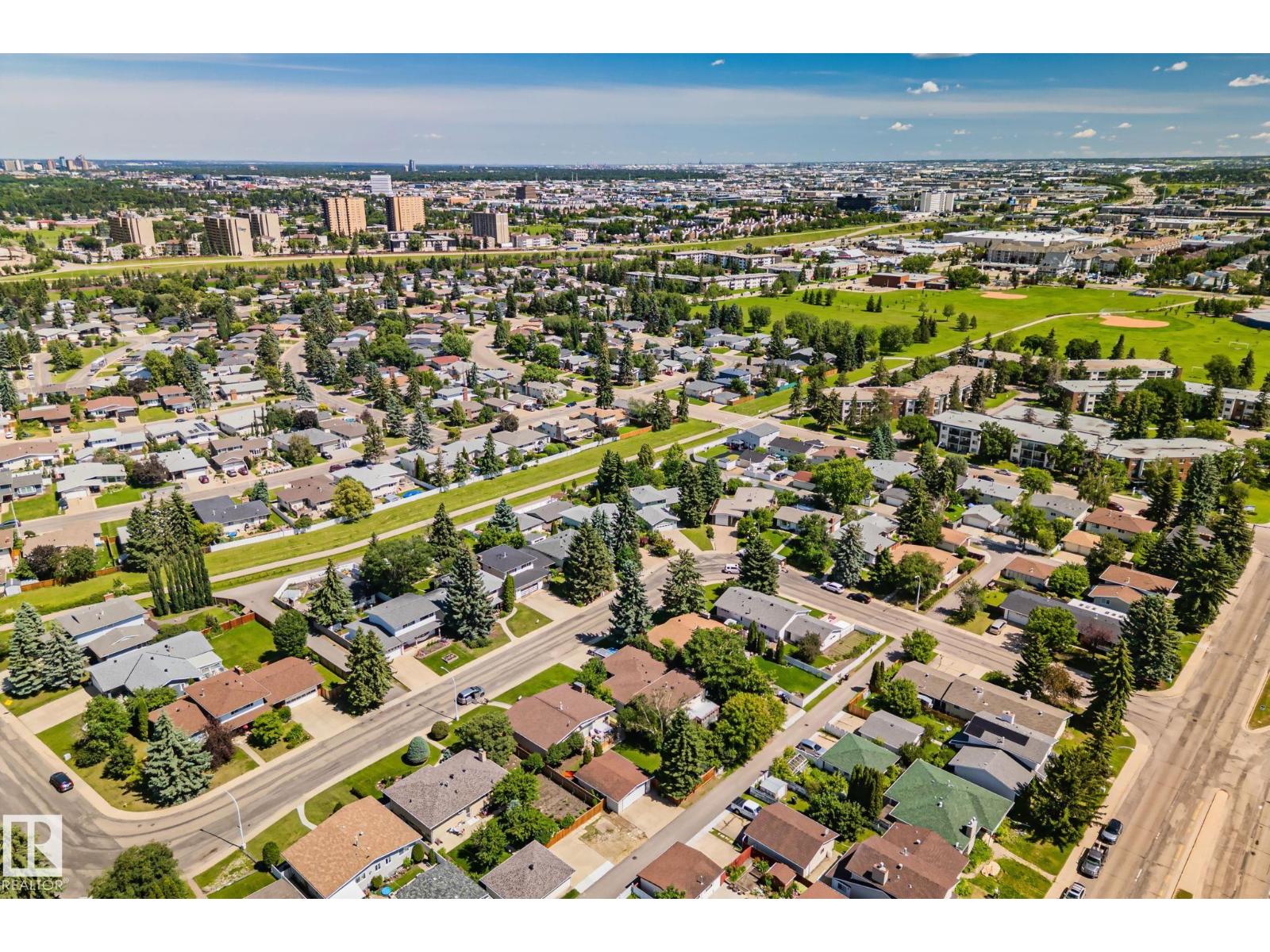 10904 40A AV NW - 64