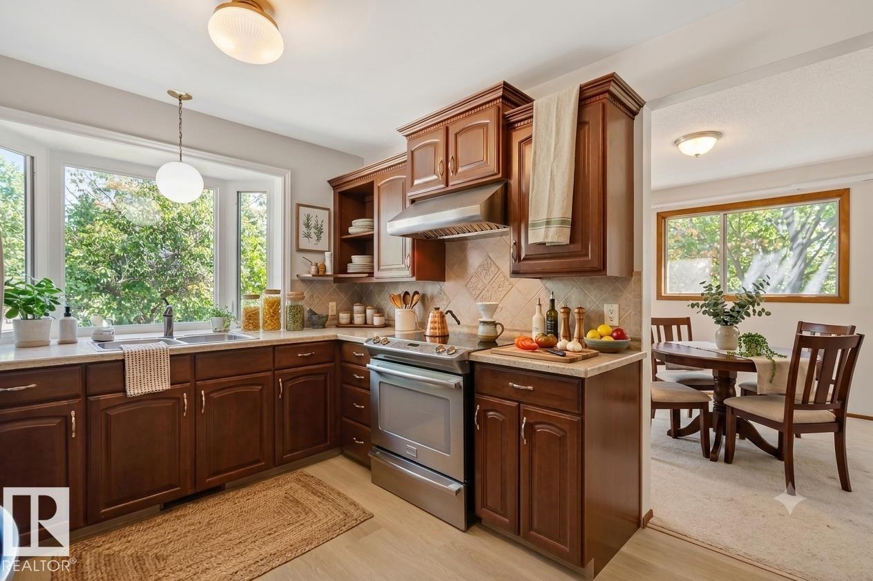 10904 40A AV NW - 9