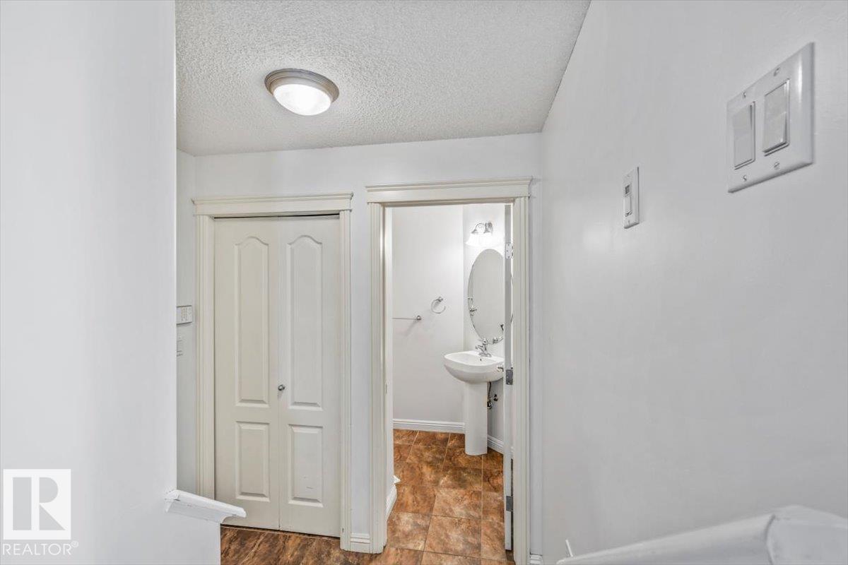 2407 HAGEN WY NW - 10
