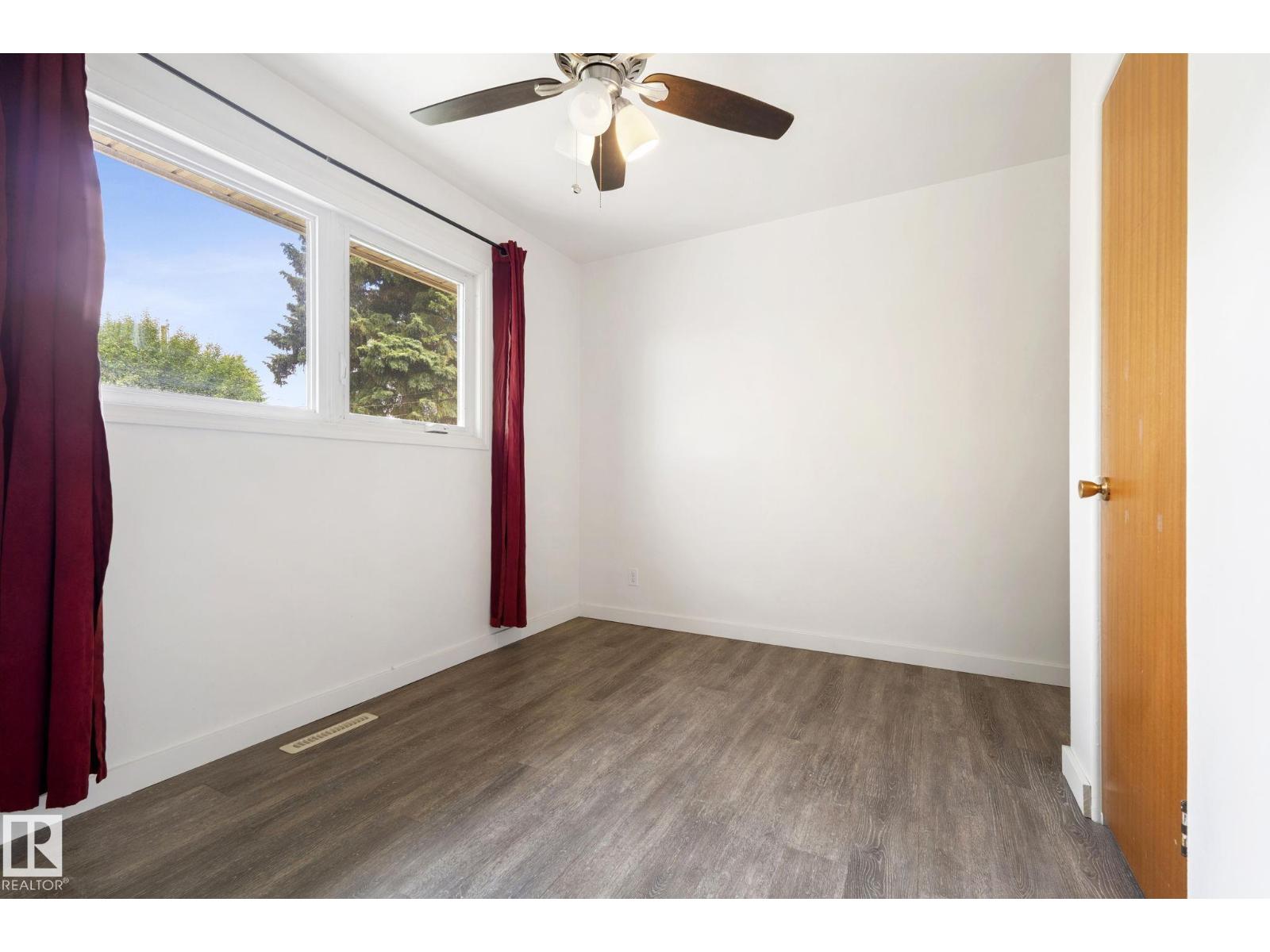 12823 88 ST NW - 23