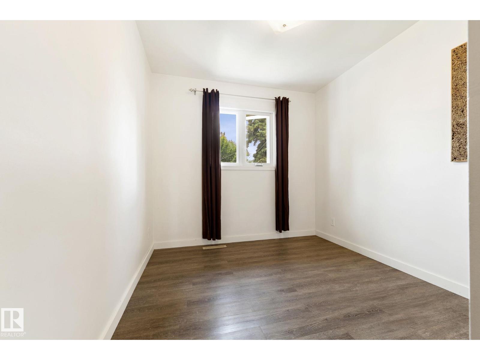 12823 88 ST NW - 17