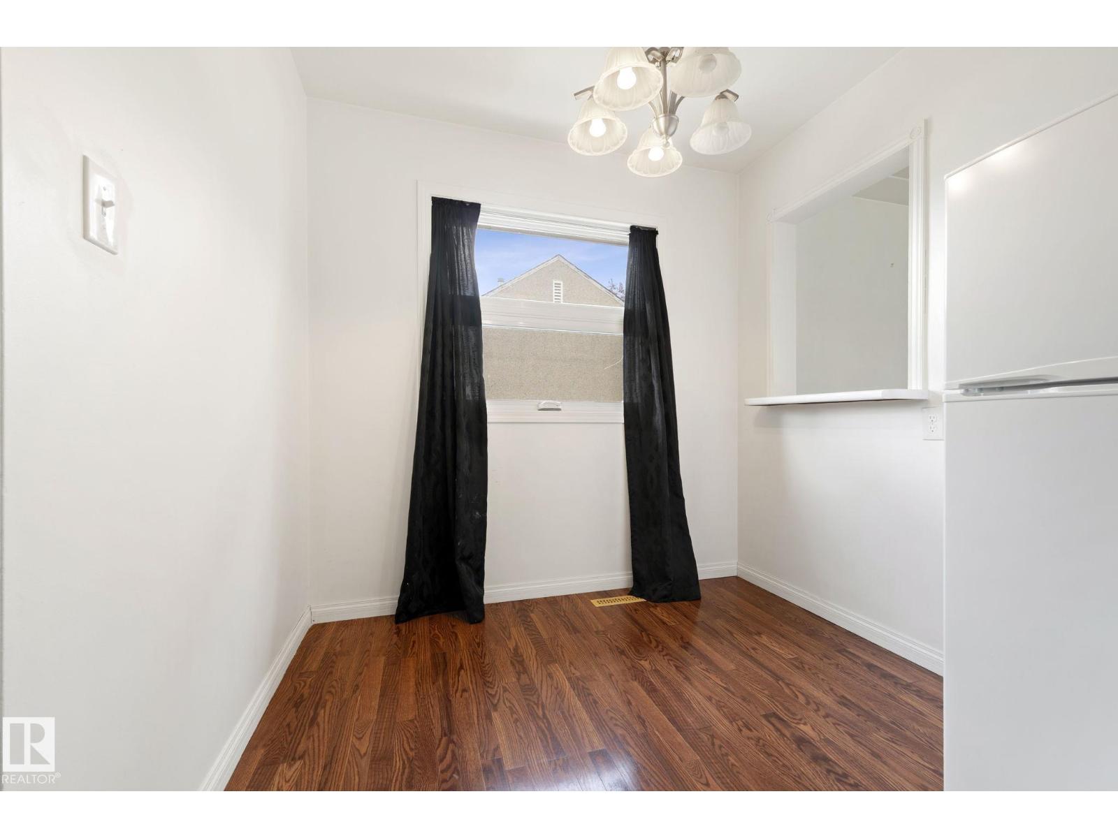 12823 88 ST NW - 15