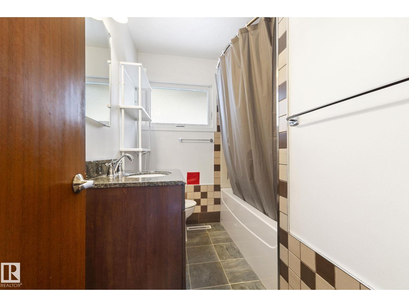 12823 88 ST NW - 25