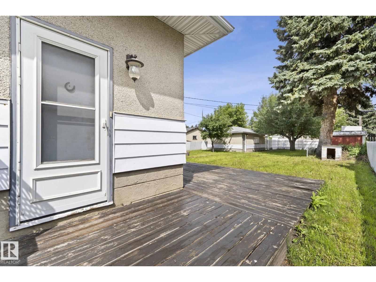 12823 88 ST NW - 50