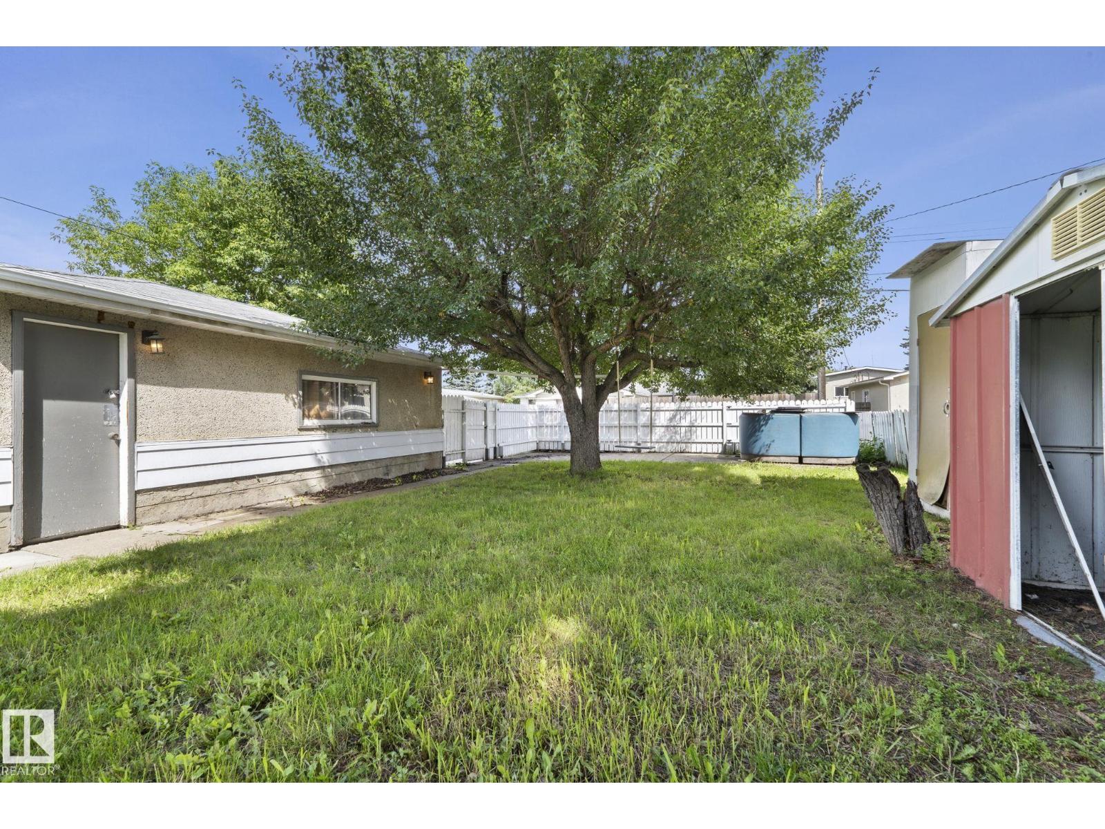 12823 88 ST NW - 55