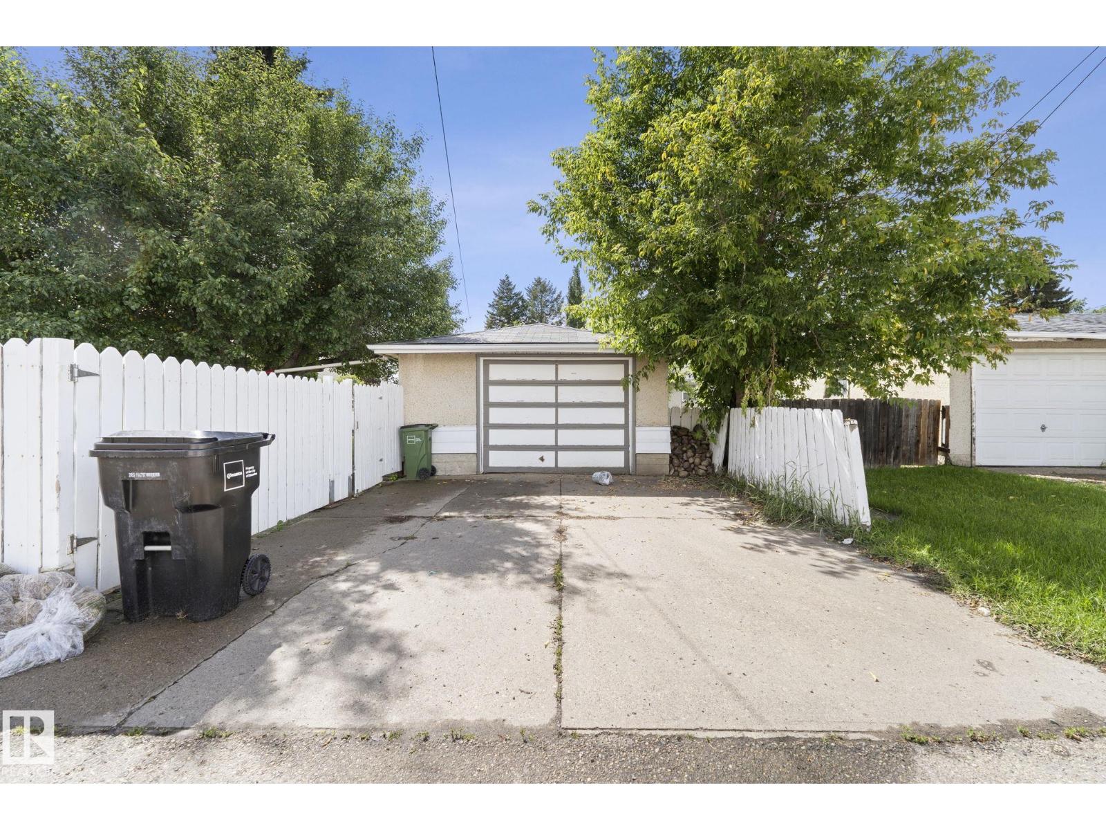 12823 88 ST NW - 62