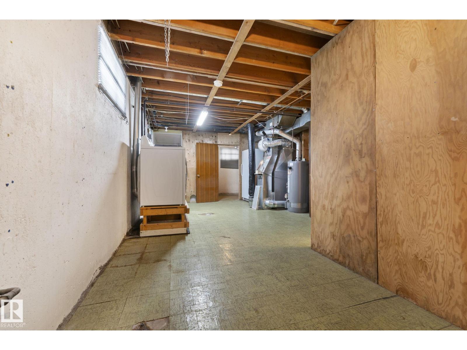 12823 88 ST NW - 38