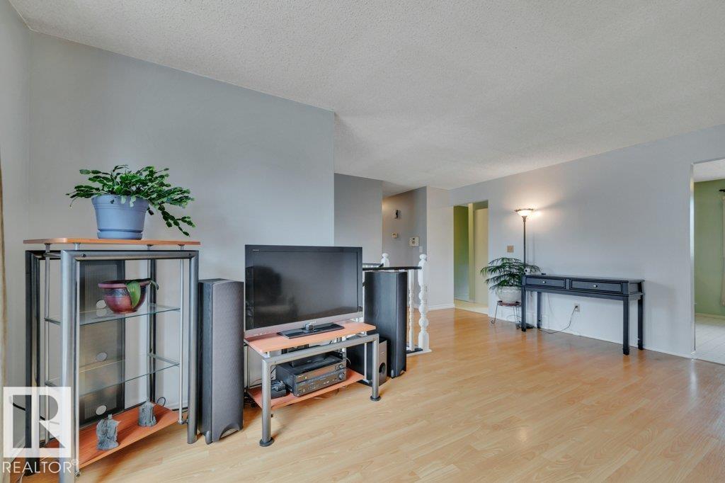 17918 63A AV NW - 11