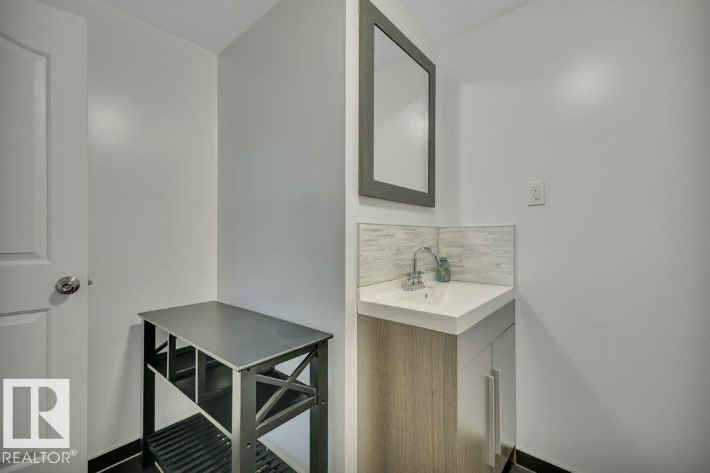 17918 63A AV NW - 43