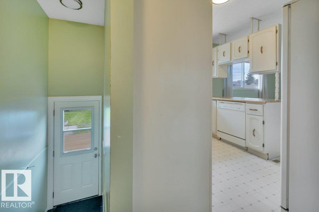 17918 63A AV NW - 46