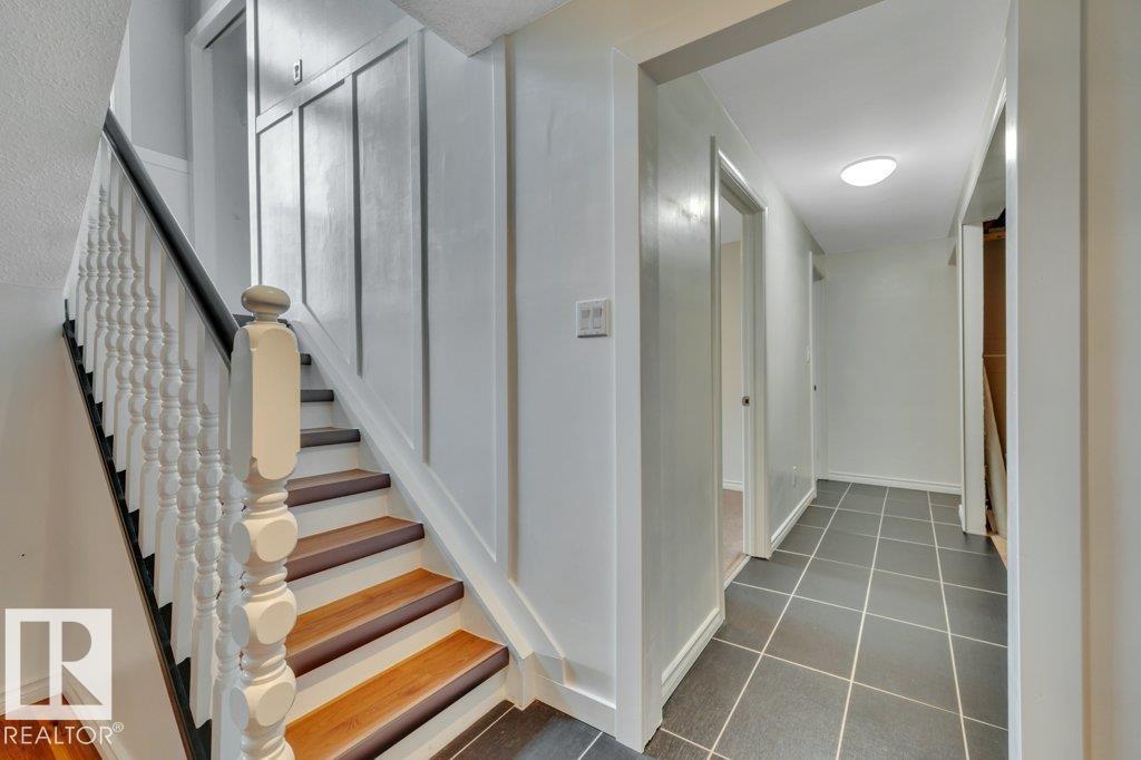 17918 63A AV NW - 36