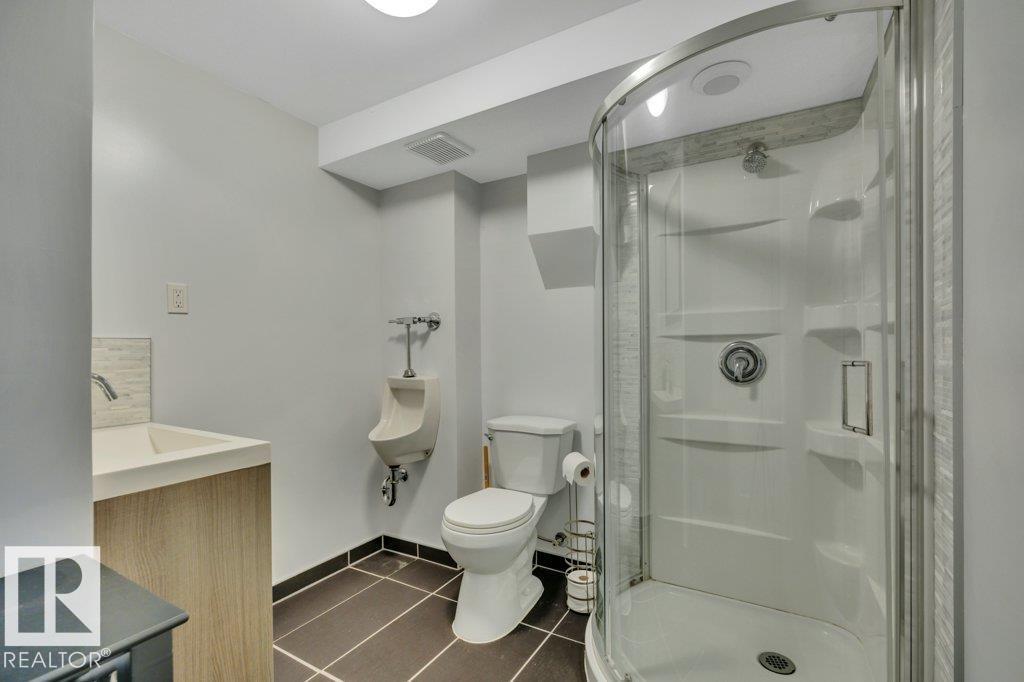17918 63A AV NW - 42