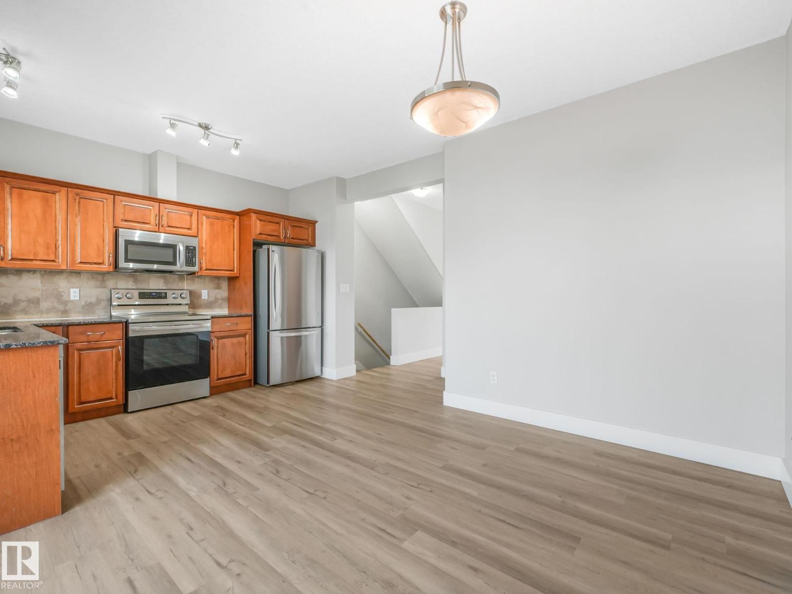 #5 13215 153 AV NW - 12