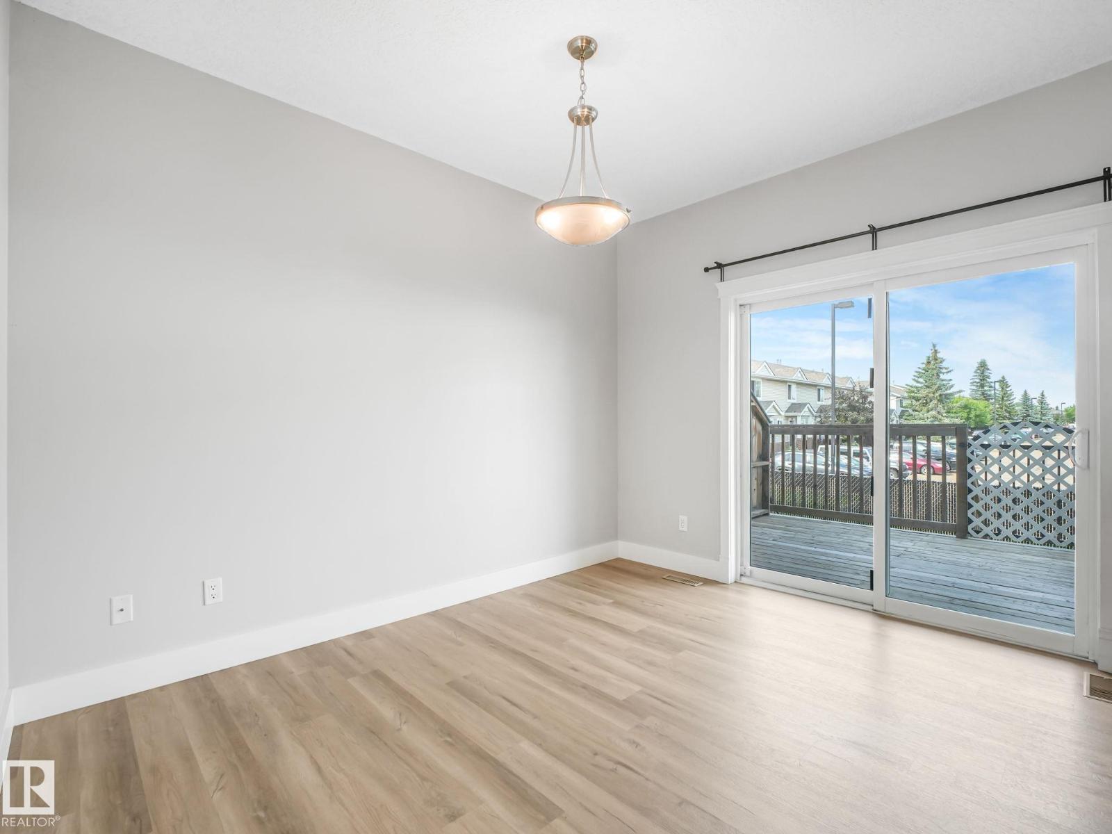 #5 13215 153 AV NW - 14