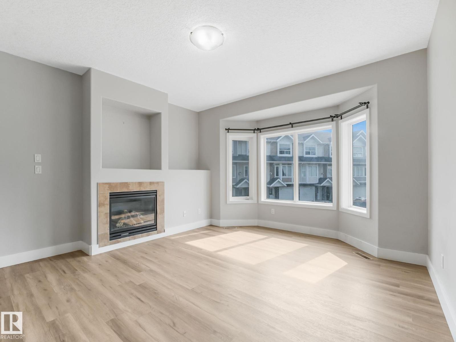 #5 13215 153 AV NW - 18