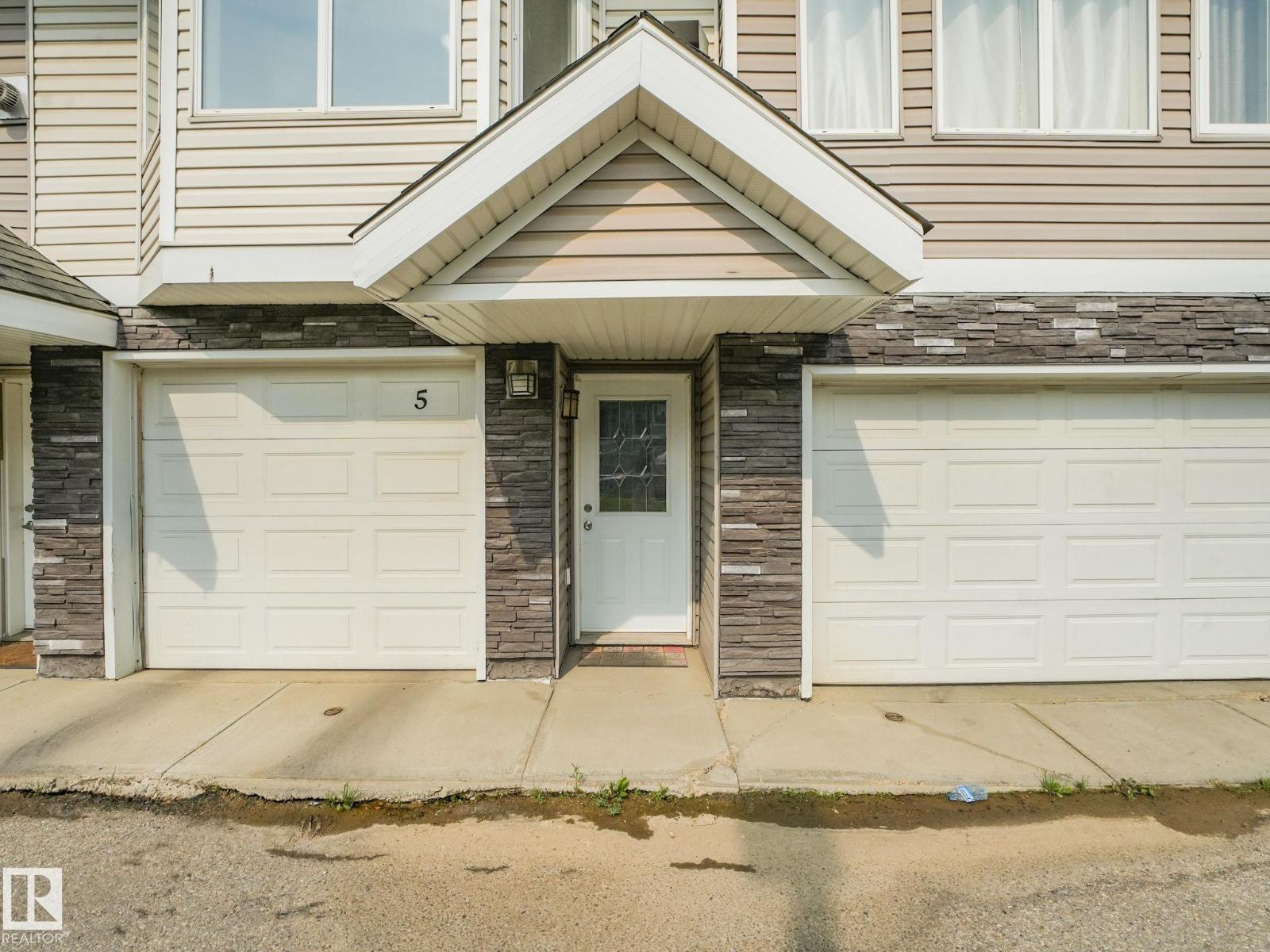 #5 13215 153 AV NW - 2