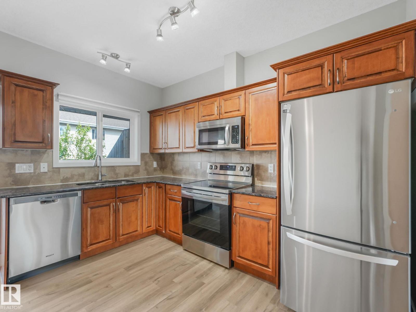 #5 13215 153 AV NW - 9