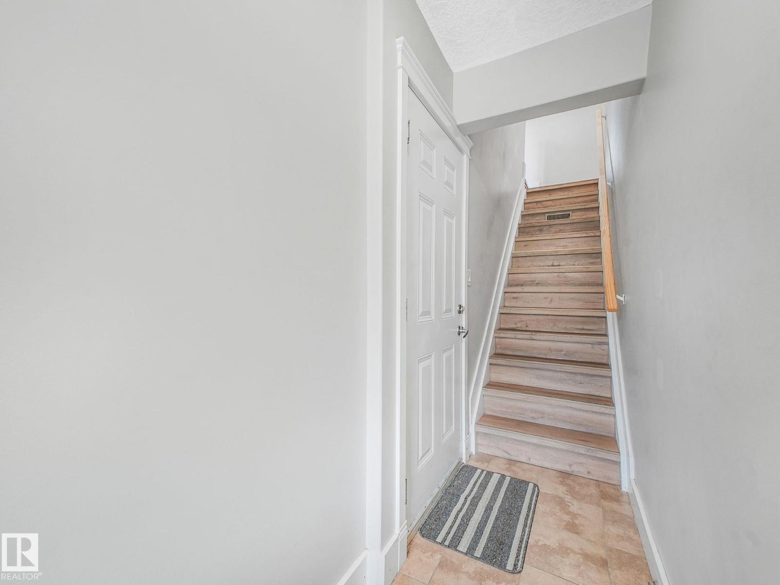 #5 13215 153 AV NW - 4