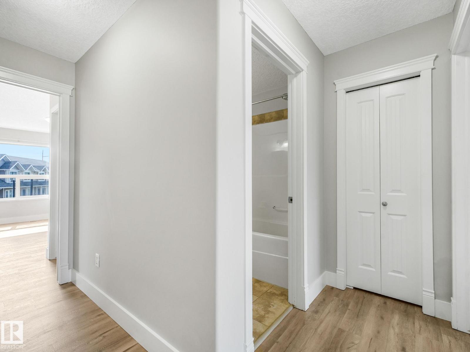 #5 13215 153 AV NW - 25