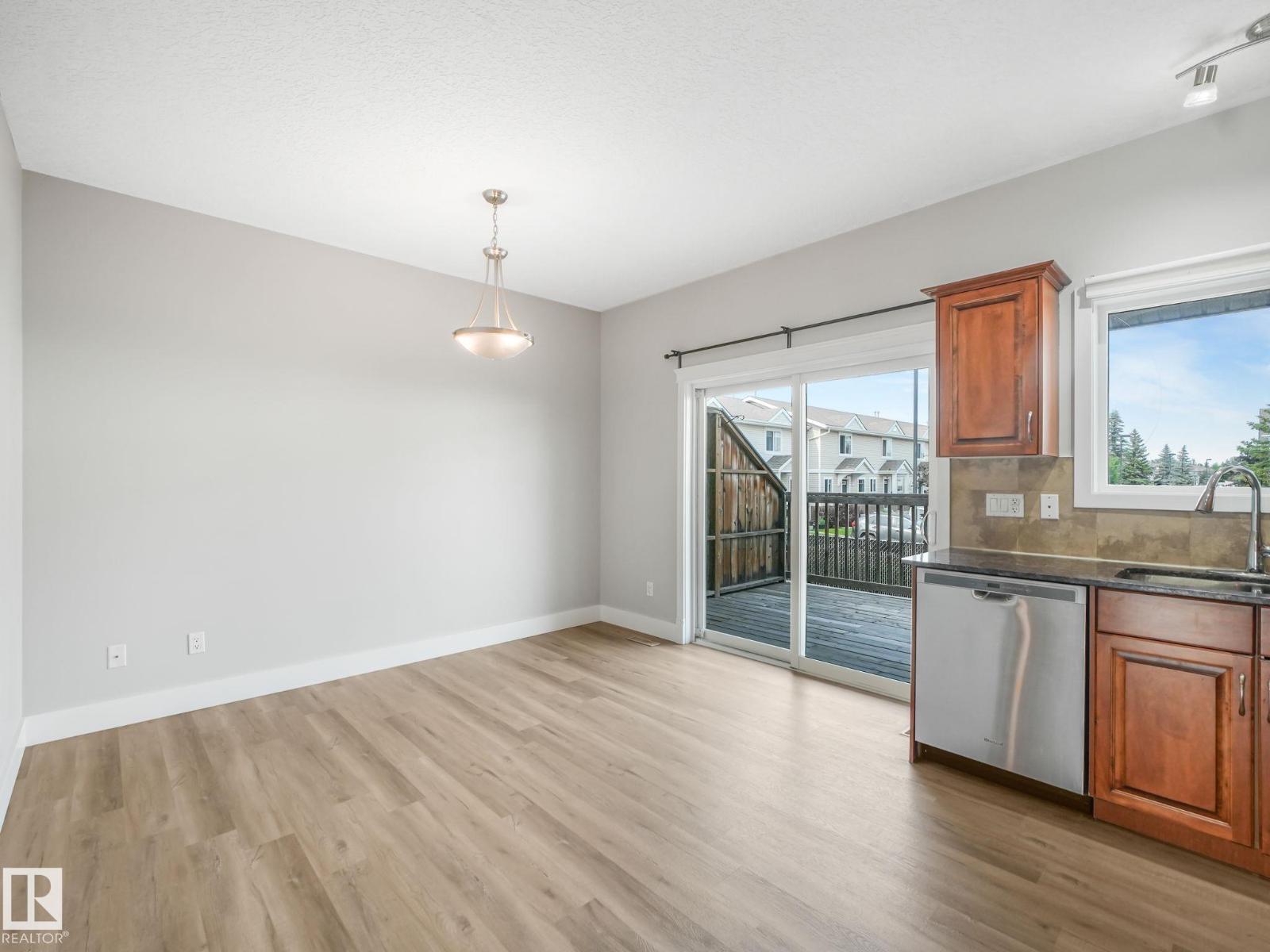 #5 13215 153 AV NW - 6