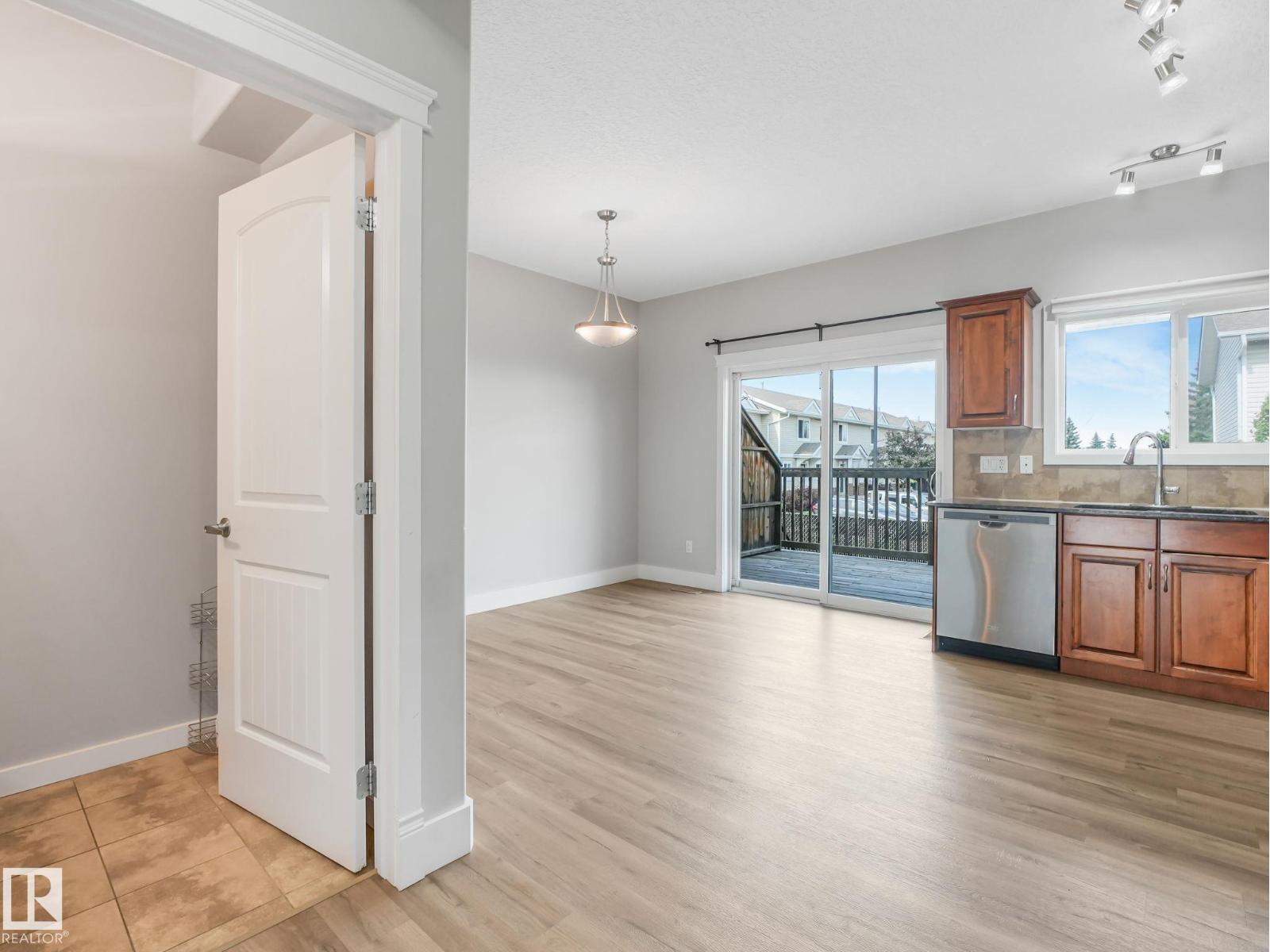 #5 13215 153 AV NW - 5