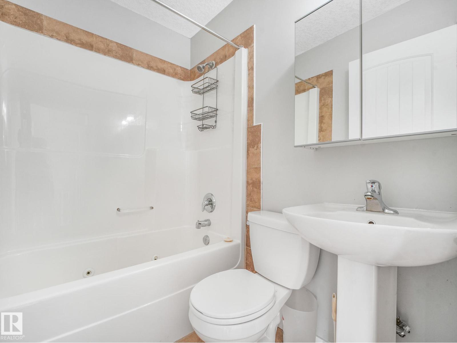 #5 13215 153 AV NW - 38