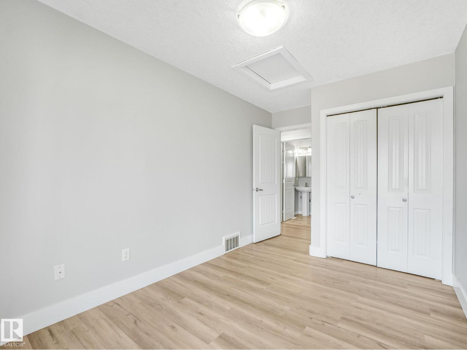 #5 13215 153 AV NW - 31