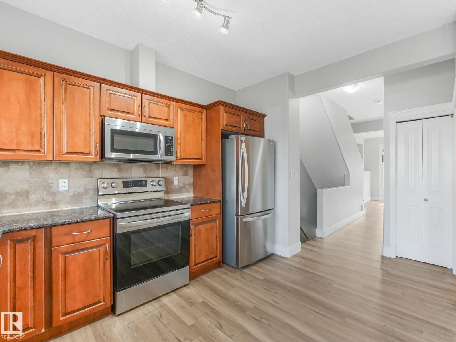 #5 13215 153 AV NW - 8
