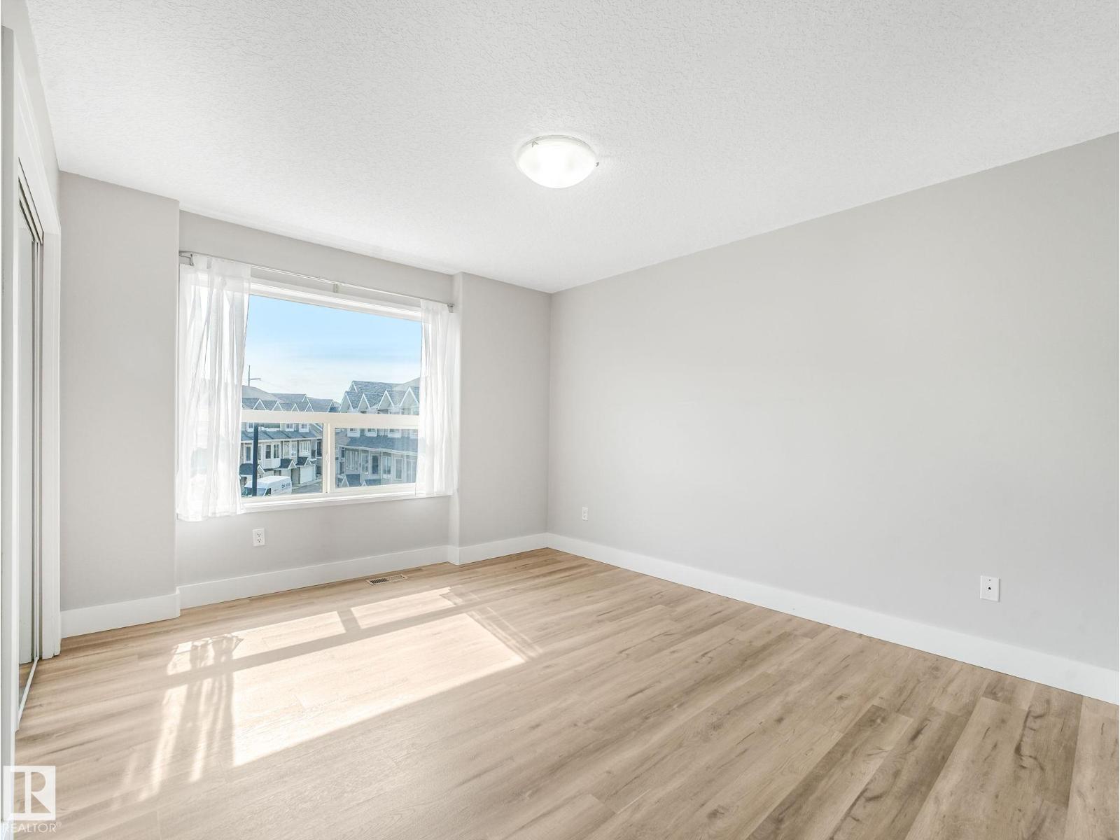 #5 13215 153 AV NW - 35