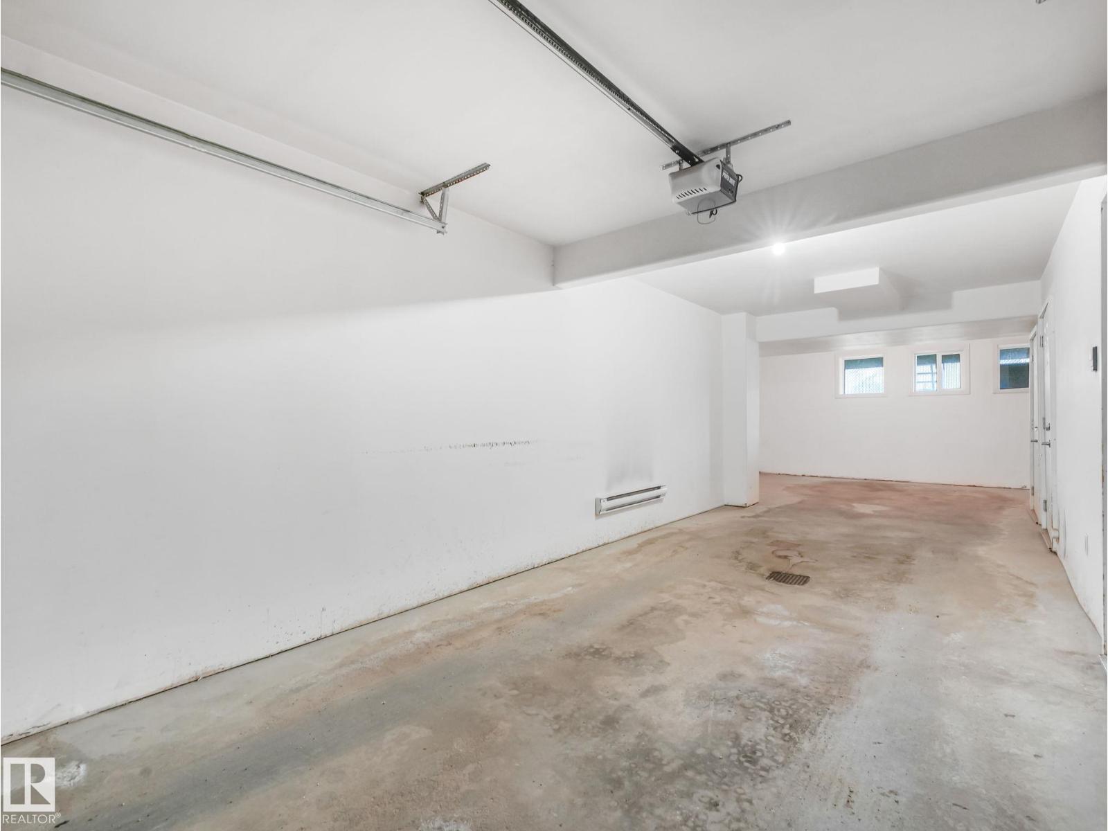 #5 13215 153 AV NW - 42