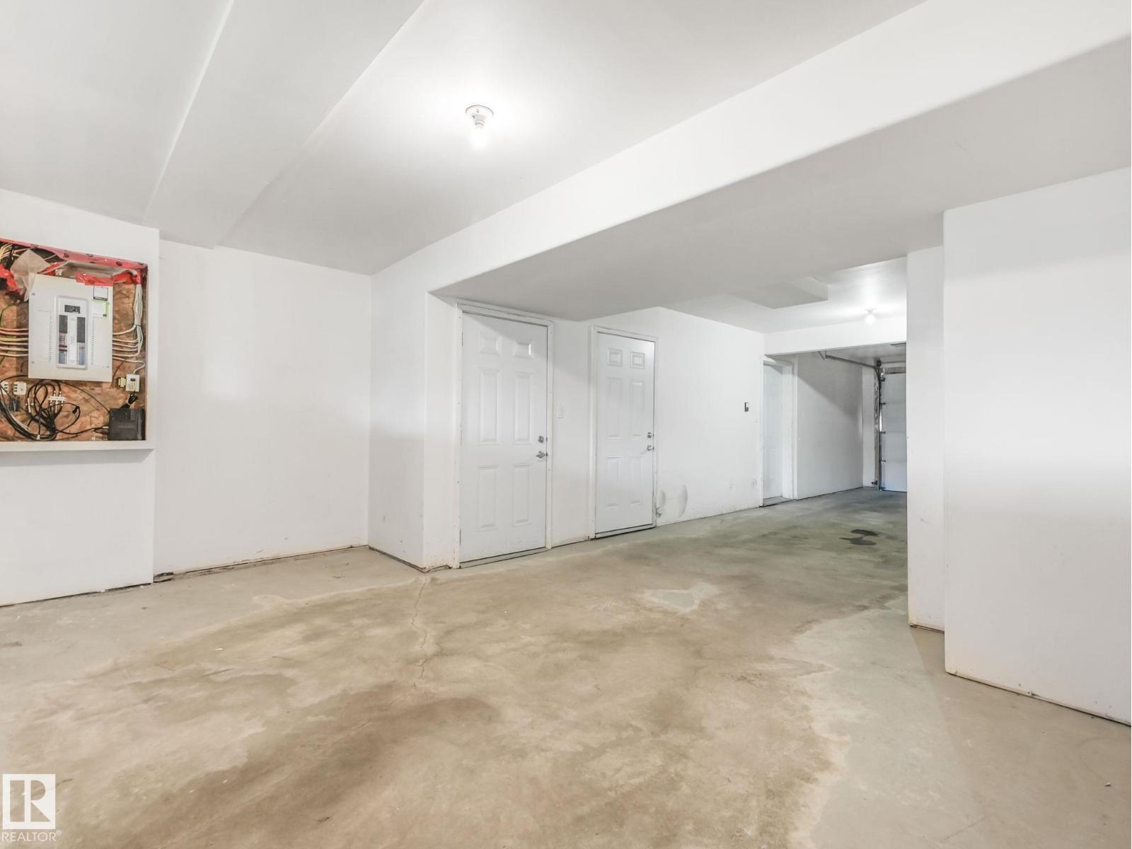 #5 13215 153 AV NW - 43