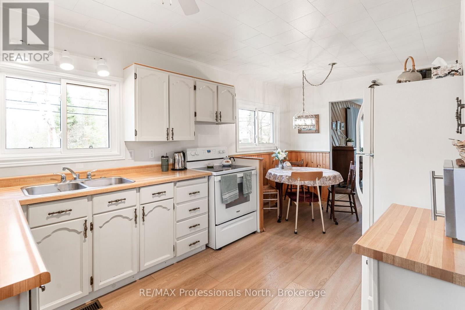 2195 LOOP ROAD - 11