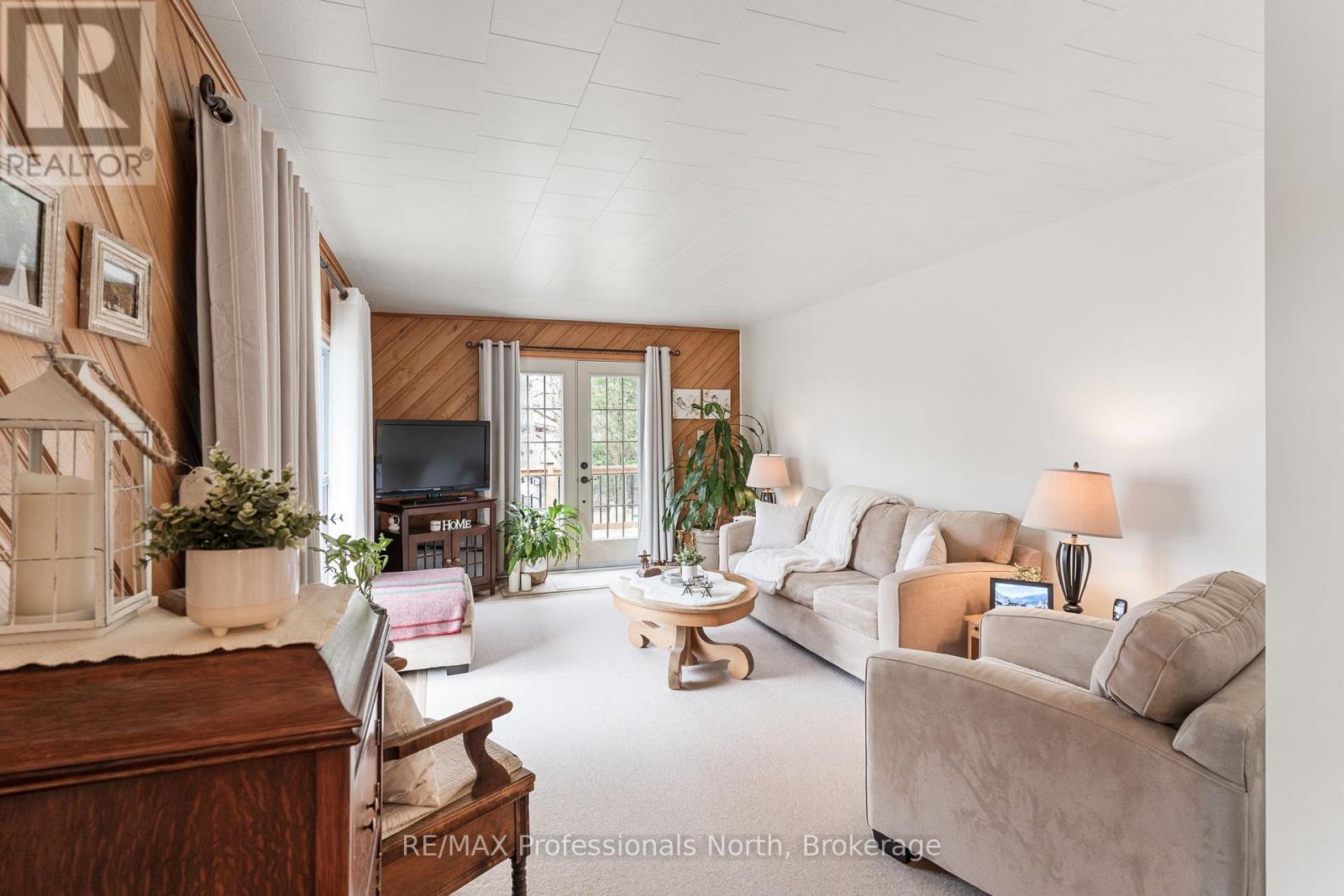 2195 LOOP ROAD - 18